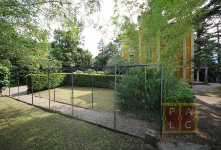 Villa Liberty in Varenna waterfront